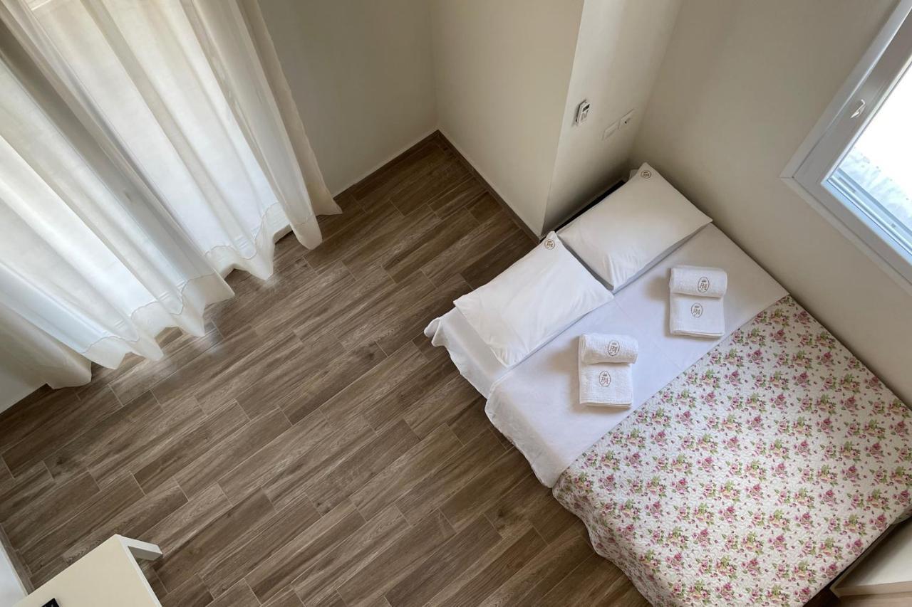 Royals Apartments 2 Nikiti  Luaran gambar